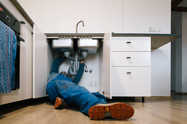 Professional Leak Detection technician working in Damascus, OR